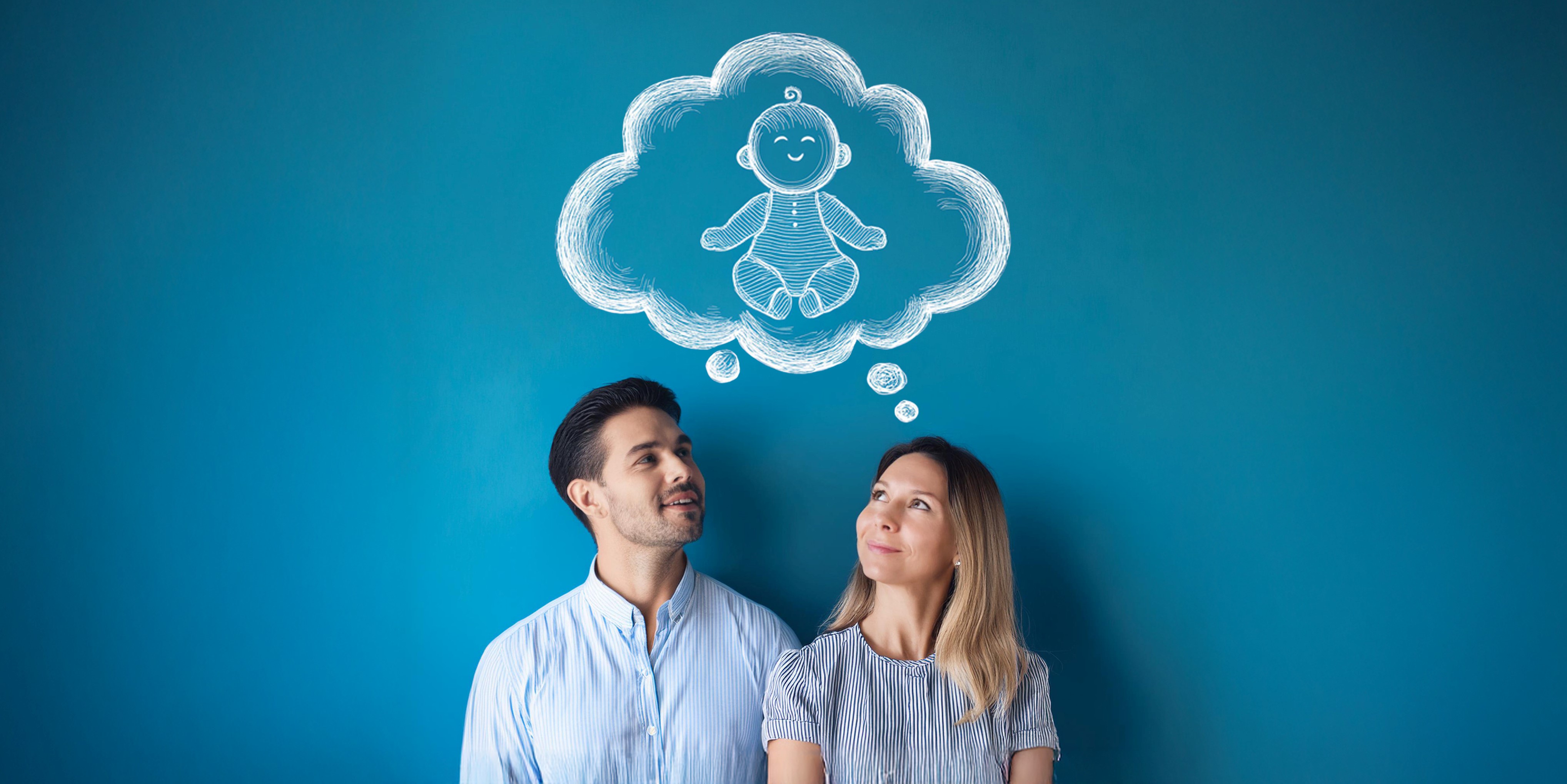 Jong stel met een gedachtenwolk boven hun hoofd met daarin een baby