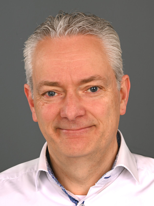 Dr. Michel van Geel