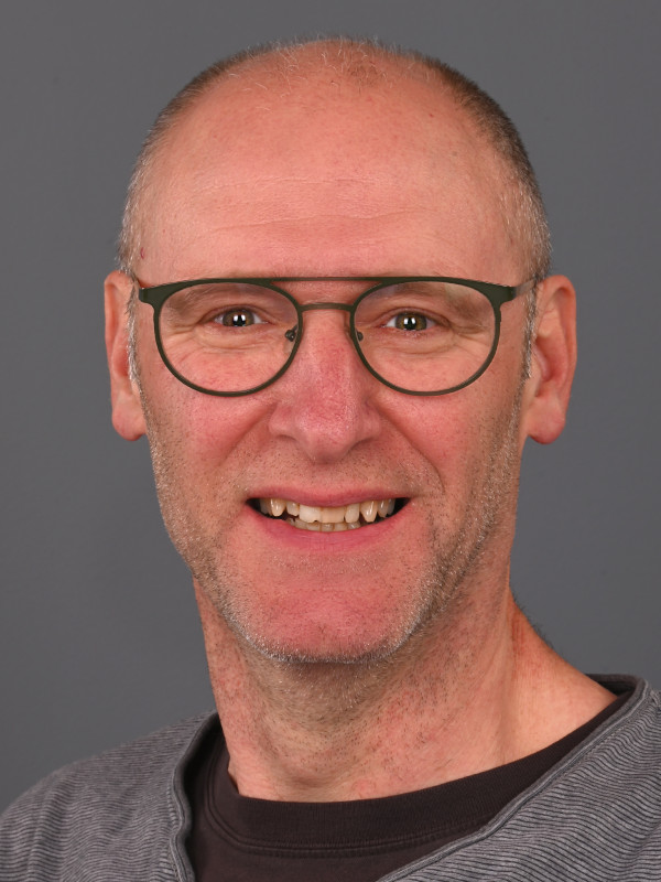 Chris van Uum